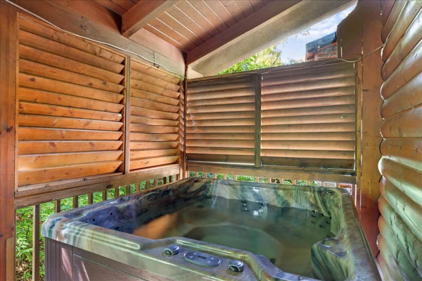 5Br Smoky Cabin Hot Tub, Games, 1 Mi To Parkway Pigeon Forge Exterior photo